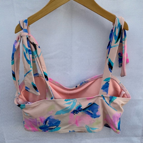 NOBO Floral Bikini Top | Watercolor Tie-Strap Swim Top | Medium (7–9) - Picture 4 of 5